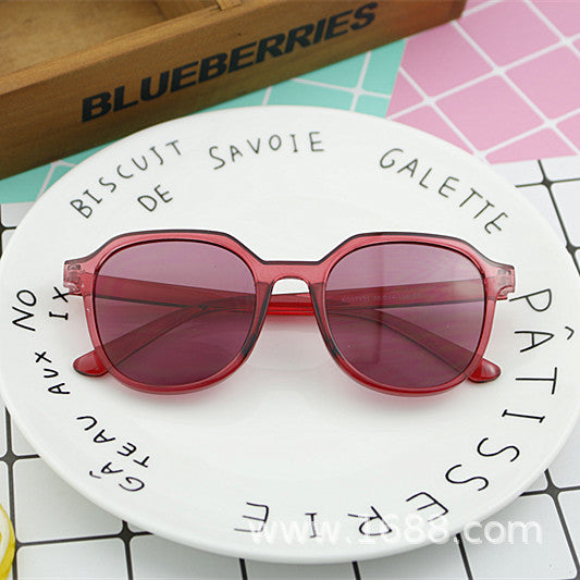 Dame geometrisk solbrille med transparent rammestruktur Skanto