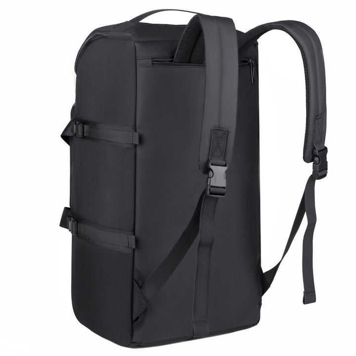 Men's sporty and spacious travel bag Skanto