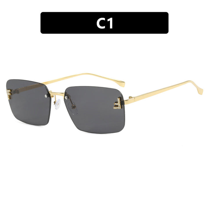 Women's square sunglasses with elegant gold frame and stylish lenses Skanto