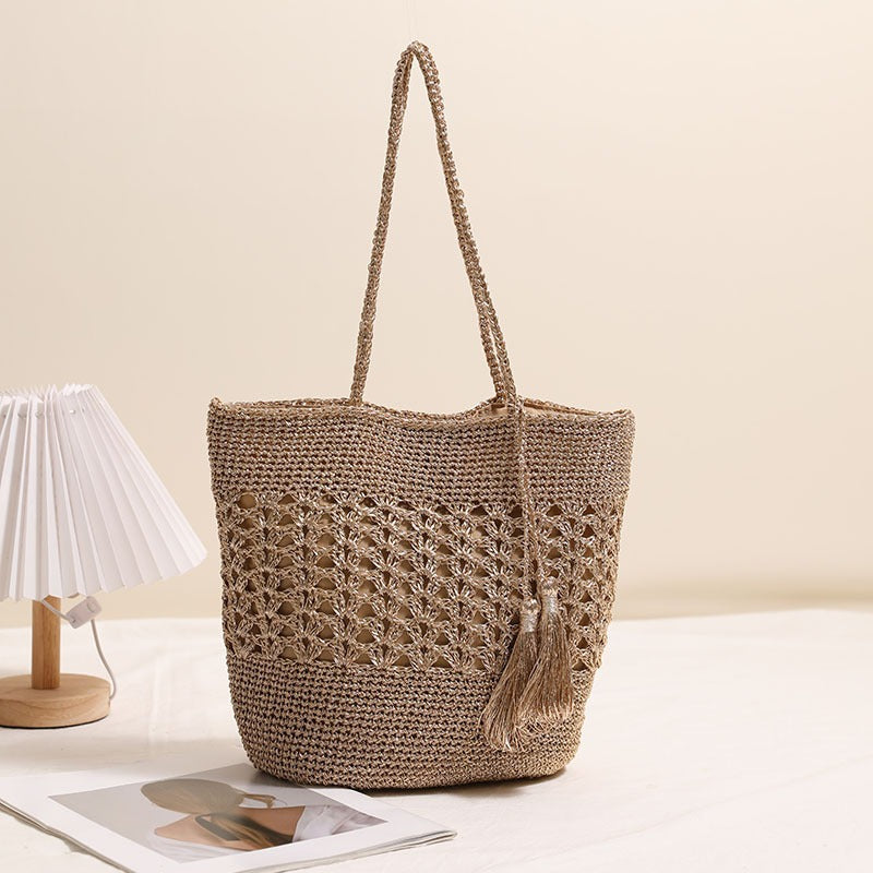 Crocheted tote bag with elegant tassels Skanto