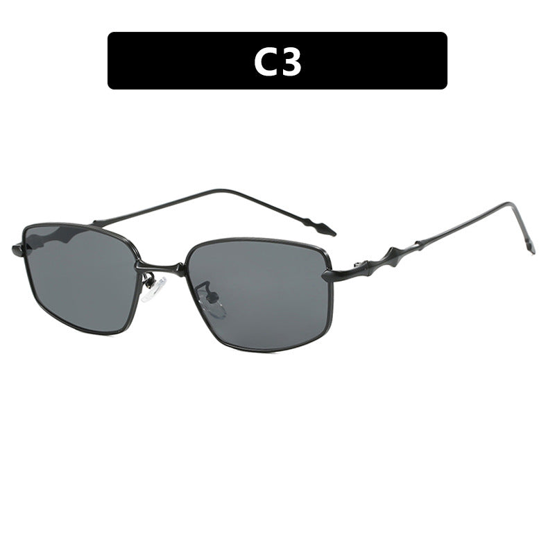 Dame modisk solbrille med innovativ ramme og UV-beskyttelse Skanto