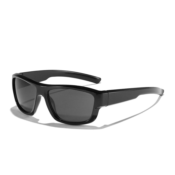 Dame Sporty solbrille med robust ramme og polariserte linser Skanto