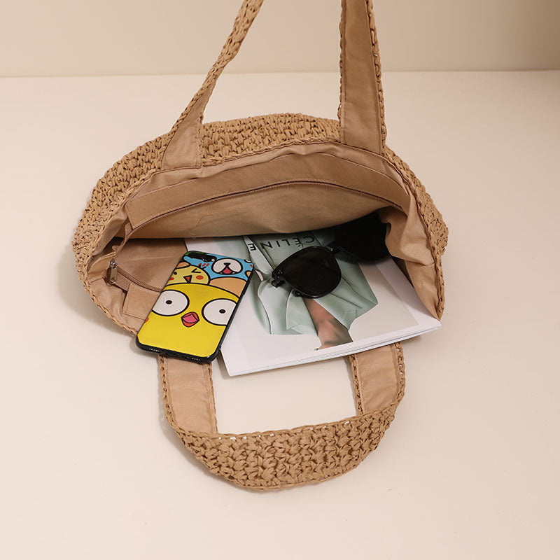 Stylish basket bag made of natural fiber with ample storage Skanto