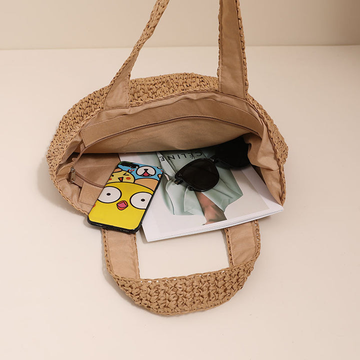 Stylish basket bag made of natural fiber with ample storage Skanto
