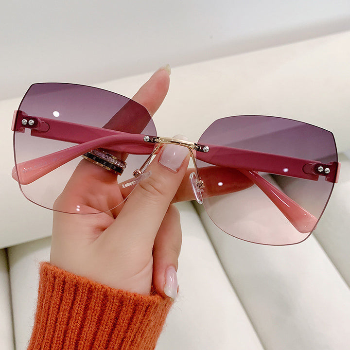 Dame elegant solbrille med innovativ design Skanto