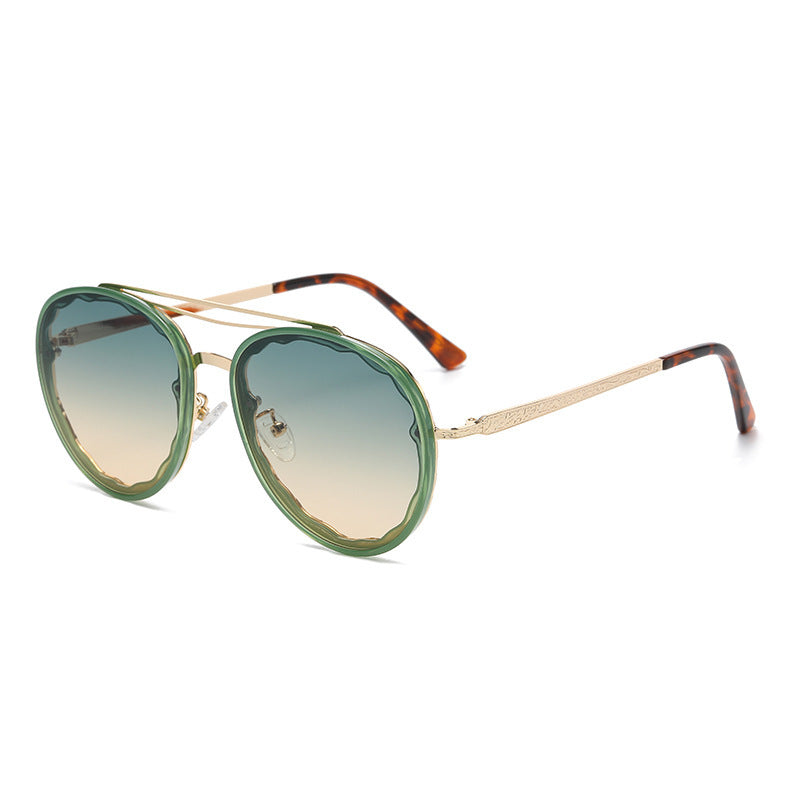 Dame Moderne utformede solbriller i elegant oversized stil Skanto