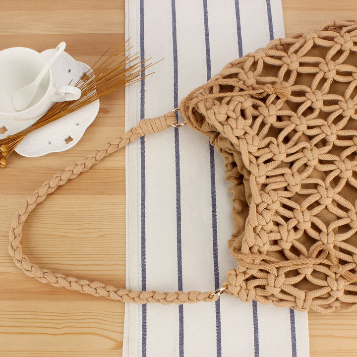 Handbag with artistic macrame design Skanto