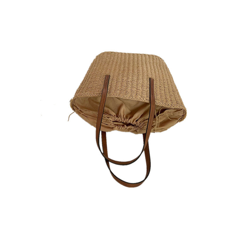 Spacious basket bag with sustainable leather handles Skanto