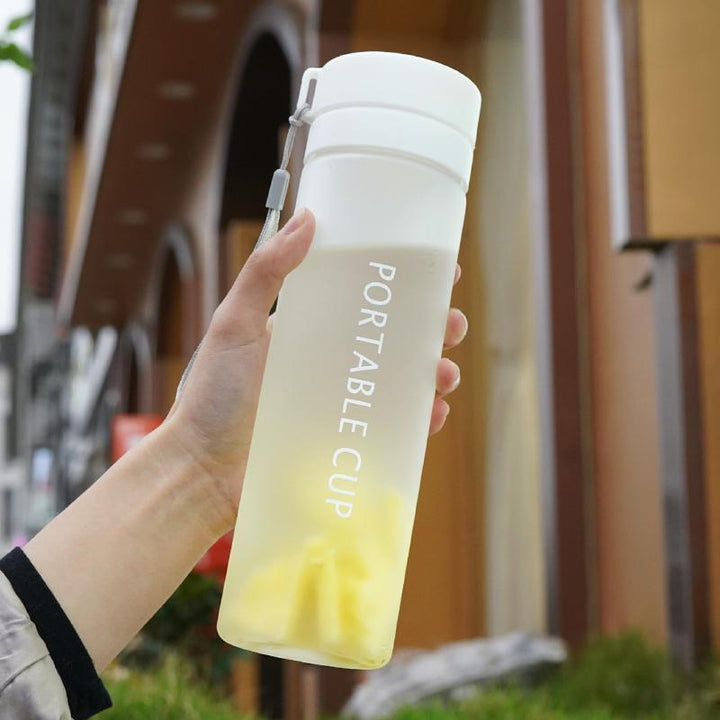Dame drikkeflaske med innovativt lokk Skanto