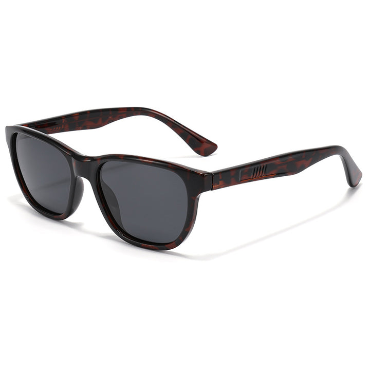Dame solbrille i moderne retro-design med høykvalitets UV-beskyttelse Skanto