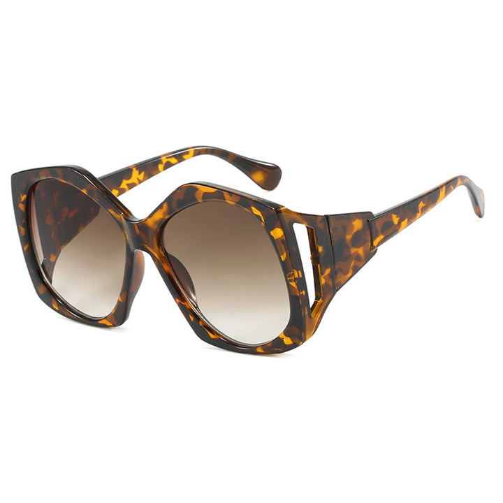 Women's oversized sunglasses with futuristic design Skanto