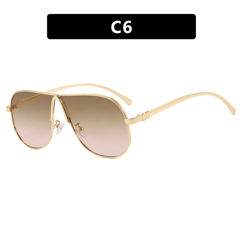 Women's oversized sunglasses with modern design Skanto