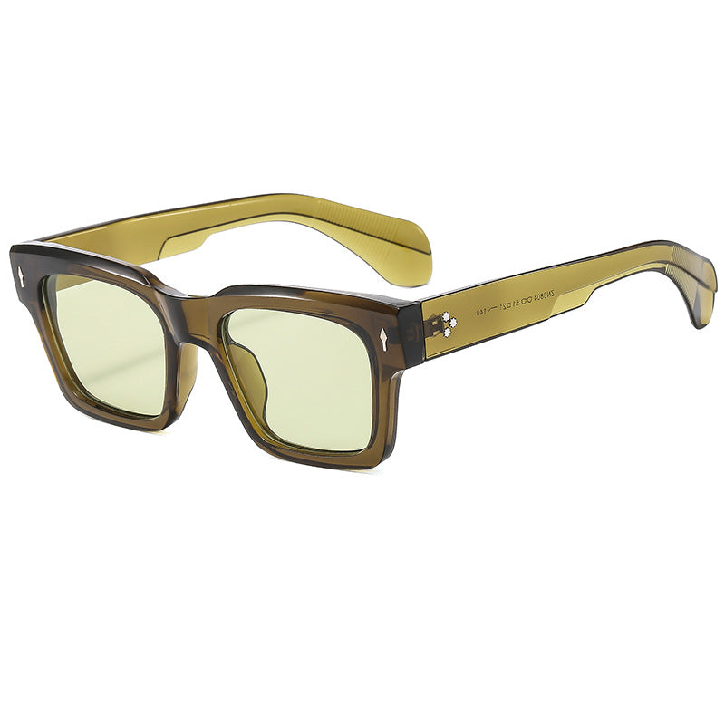 Dame moderiktig solbrille med innovativ ramme Skanto