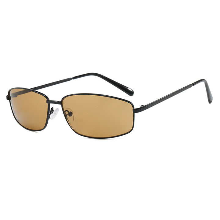 Women's sporty sunglasses with trendy metal detailing Skanto