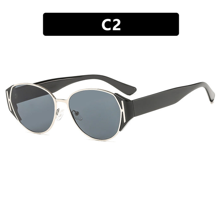Women's Retro-Inspired Sunglasses with Elegant Frame Skanto