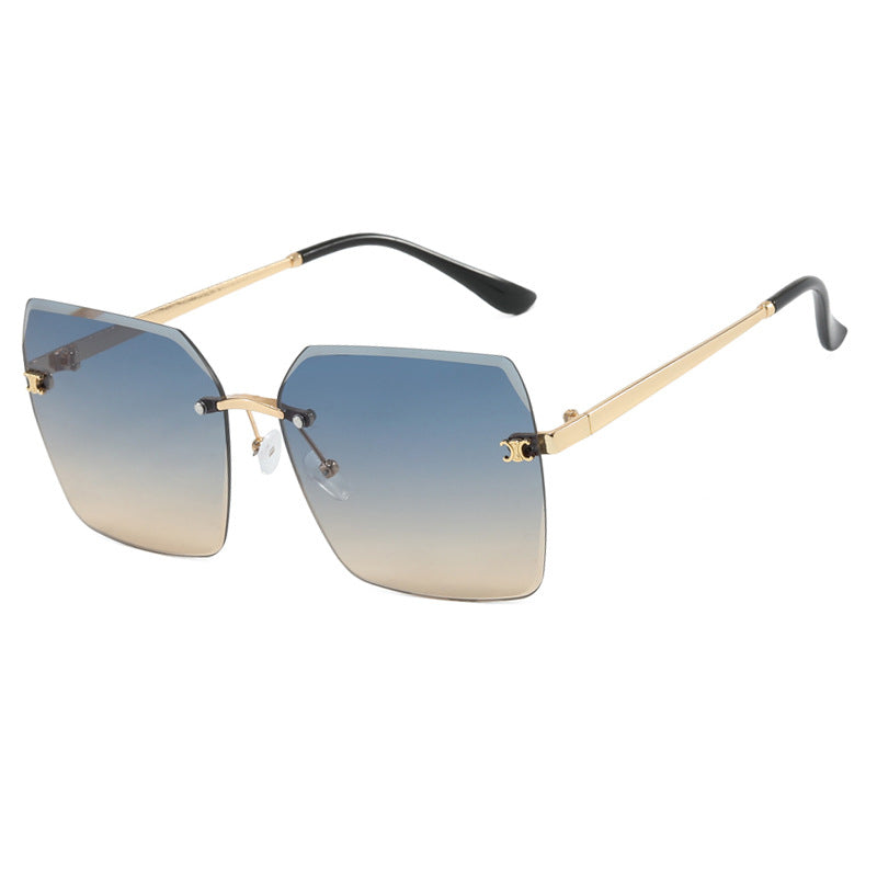 Women's square sunglasses with modern design and filigree metal frame Skanto
