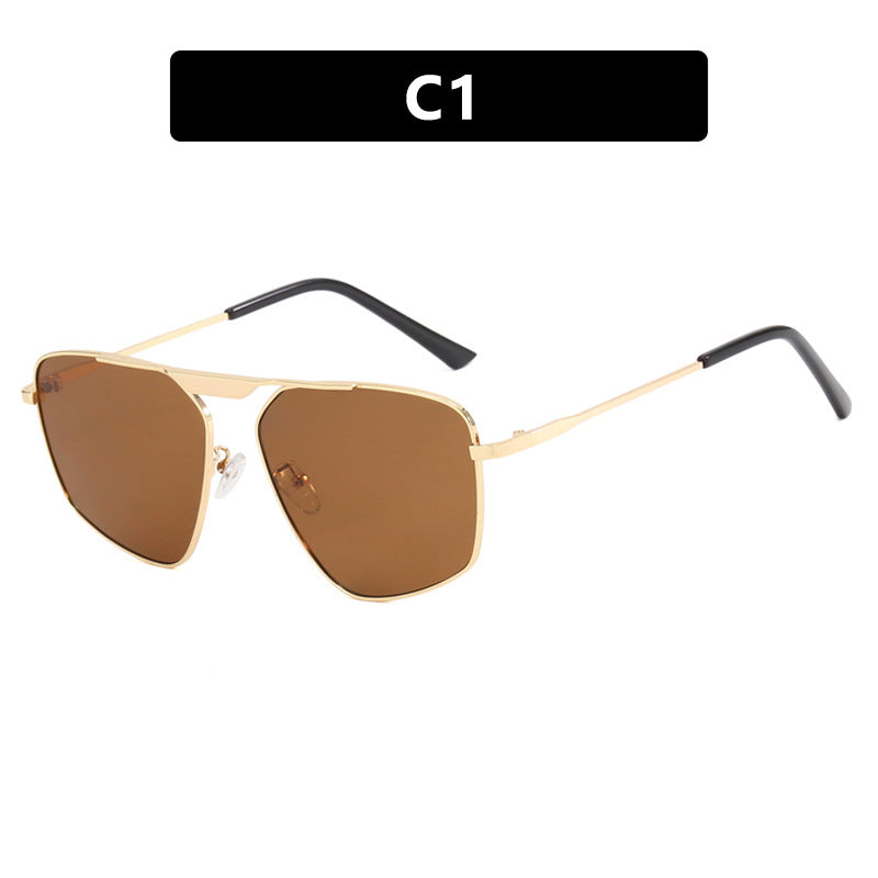 Women's sunglasses in modern, geometric design with robust metal frame Skanto