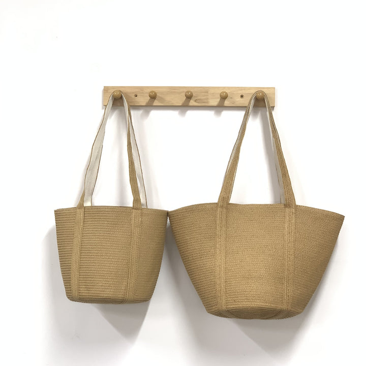 Romslig handlepose med strukturert design Skanto