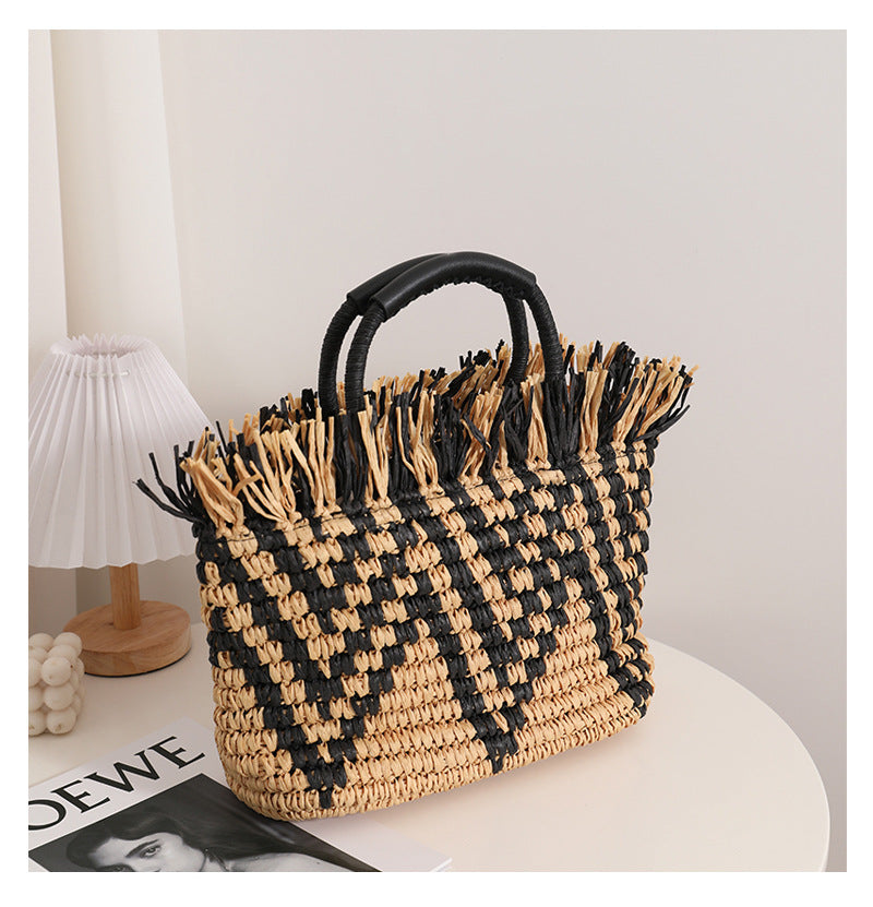 Stylish basket bag with eye-catching pattern Skanto