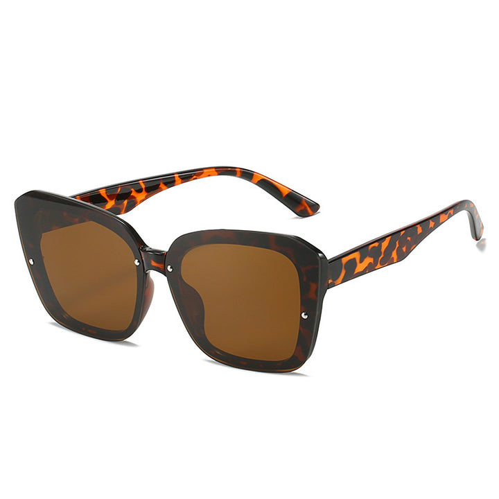 Damer oversized kvadratisk solbrille med sofistikert ramme Skanto