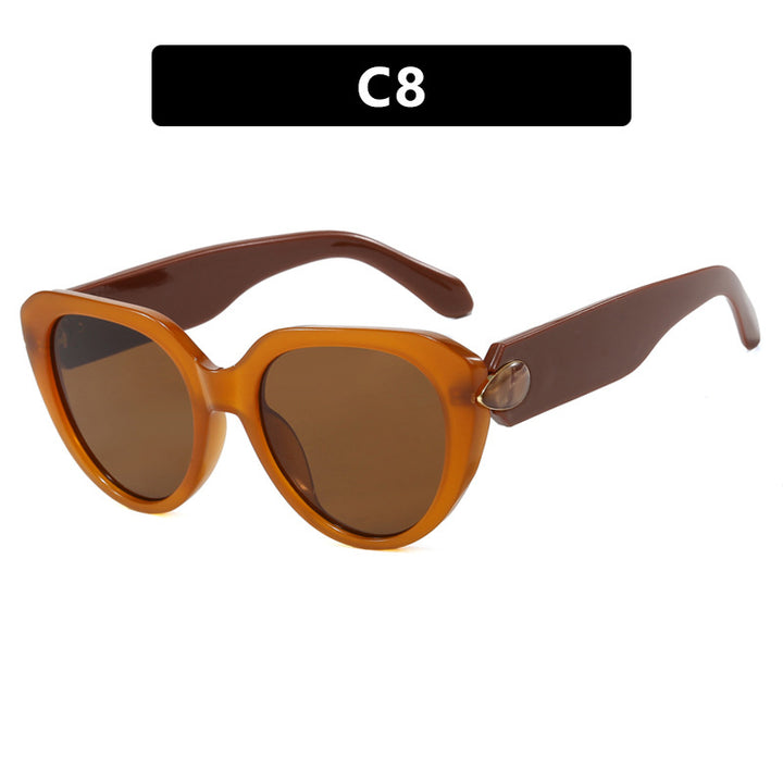 Women's Cat-Eye Sunglasses with Eye-Catching Design and Protective UV Filter Skanto