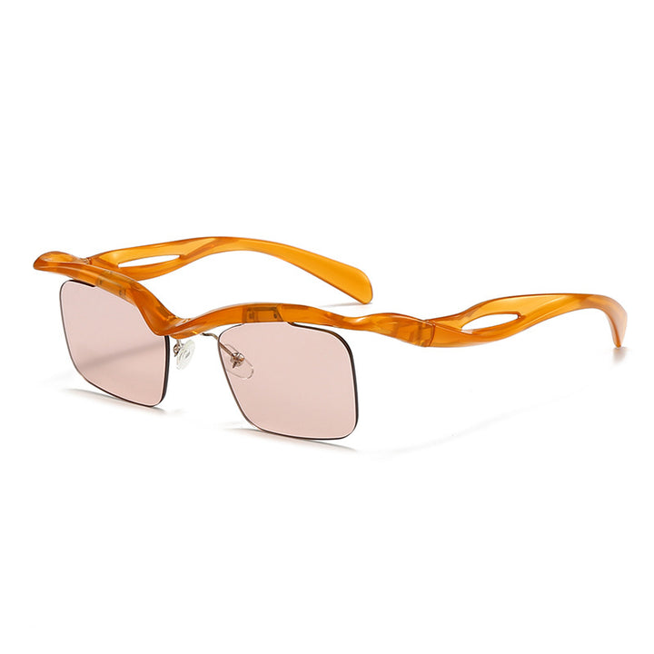 Dame moteriktig solbrille med innovativ ramme Skanto