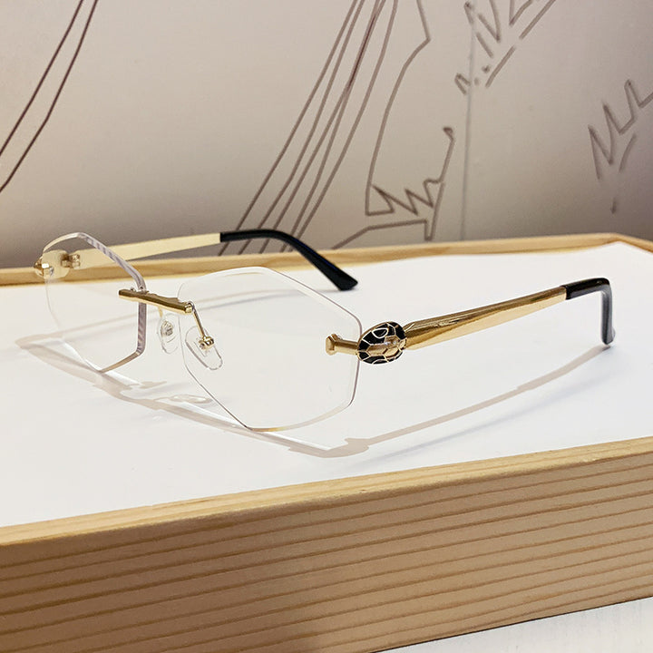 Dame Designer solbrille med heksagonal ramme og gyldne detaljer Skanto