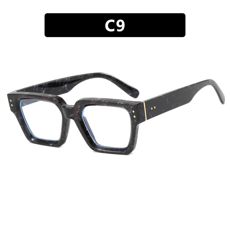 Women's Fashionable Sunglasses in Elegant Oversized Design Skanto