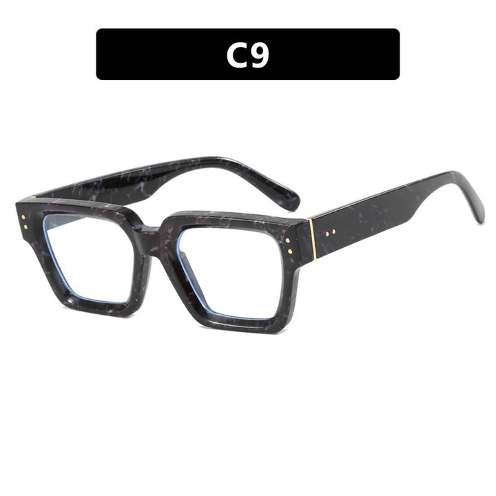 Women's Fashionable Sunglasses in Elegant Oversized Design Skanto