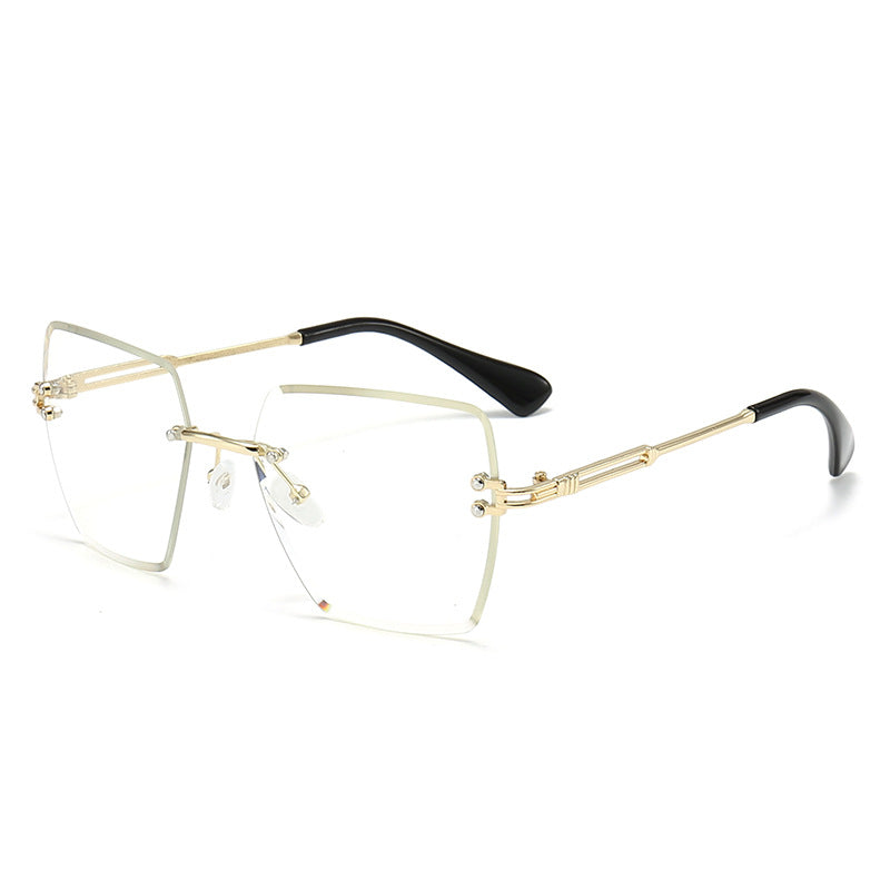 Dame moteriktig solbrille med stilistisk kvadratisk ramme Skanto