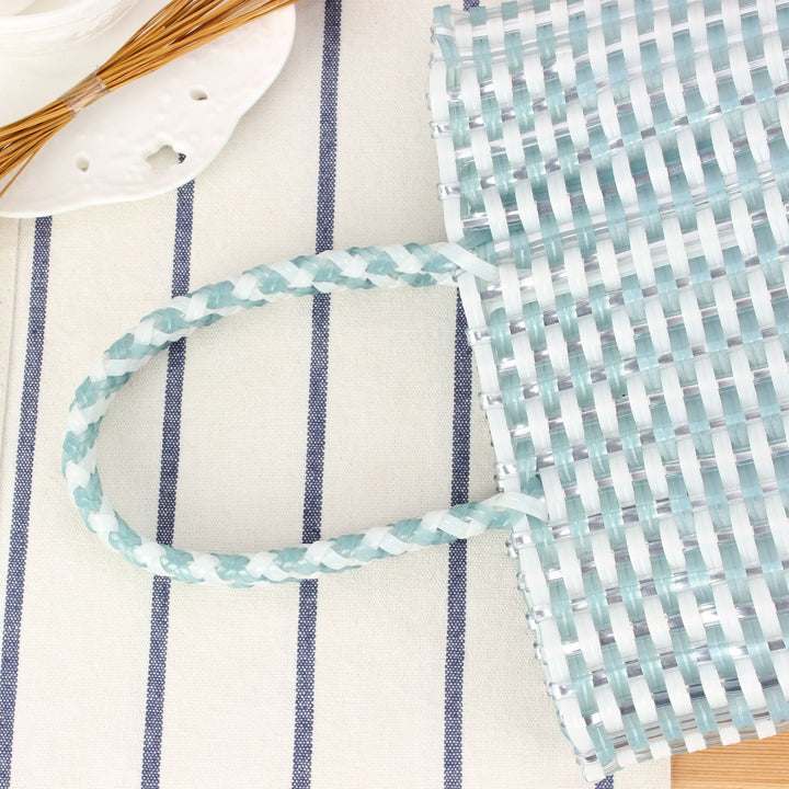Basket bag with modern net design Skanto