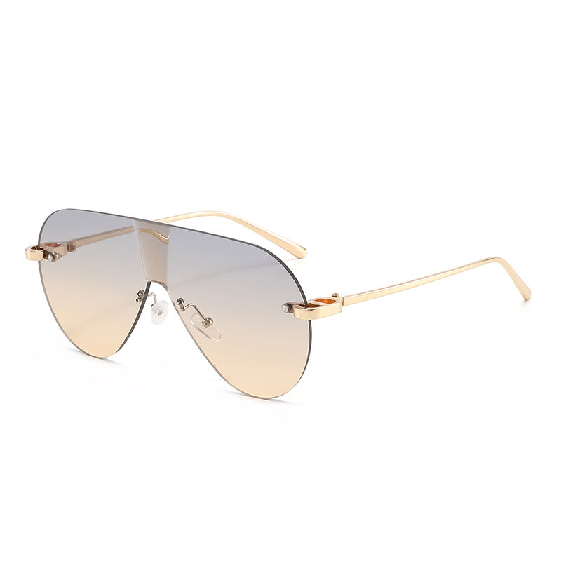 Women's Oversized Sunglasses in Modern Aviator Style Skanto
