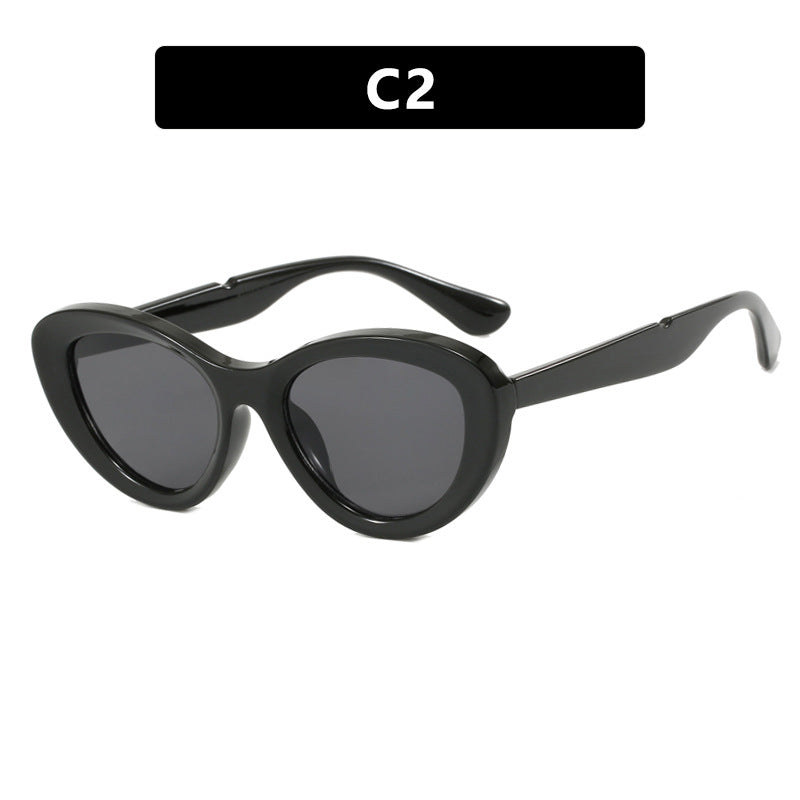 Women's Cat-Eye Sunglasses with Stylish Plastic Frame and Polarized Lenses Skanto