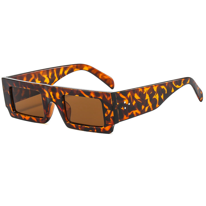 Dame statement solbrille med kvadratisk ramme og futuristisk design Skanto