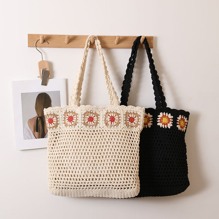 Hand-crocheted beach bag with floral accents Skanto