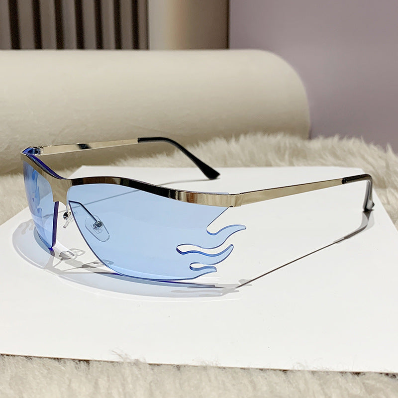 Damer futuristisk solbrille med elegant gjennomsiktig ramme Skanto