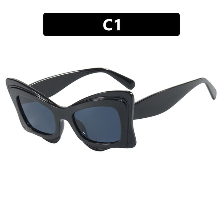Women's oversized sunglasses in extravagant design Skanto