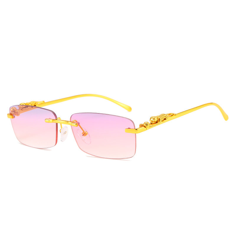 Dame moteriktig solbrille med kunstneriske utsmykninger Skanto