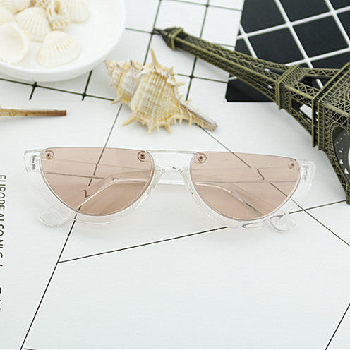 Dame Cat-Eye Briller med markant ramme og speilbelagte glass Skanto
