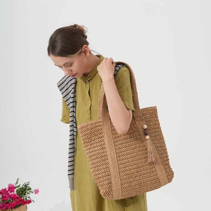 Romslig strandveske med unikt flette-design Skanto