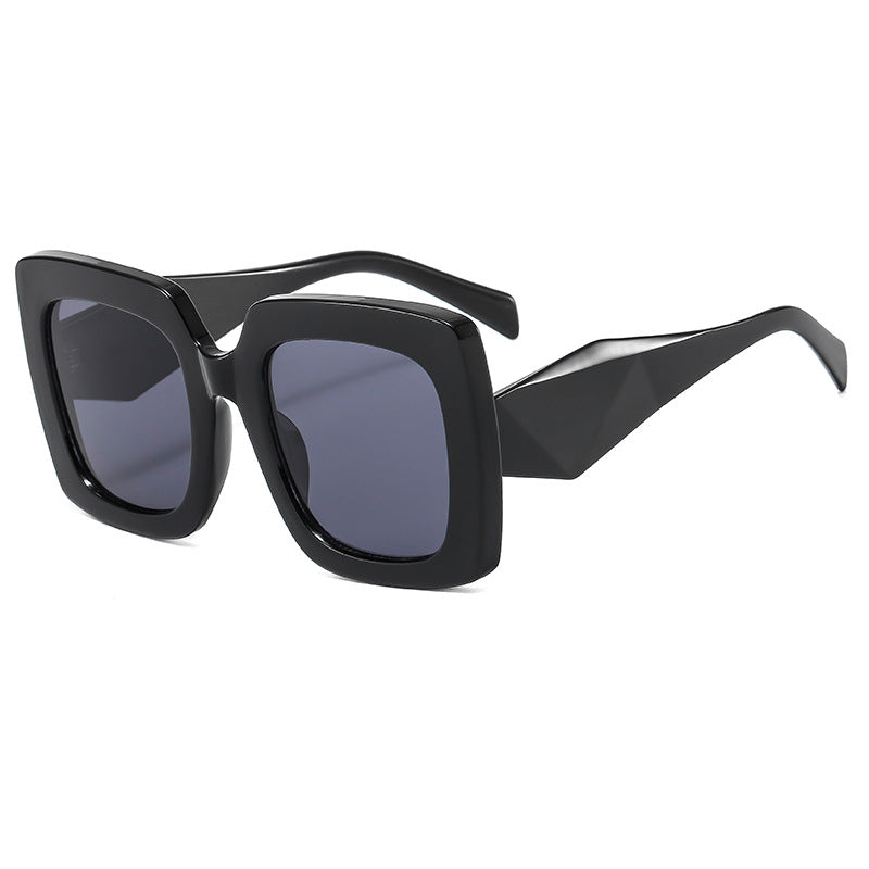 Dame oversized solbriller i markant kvadratisk design Skanto