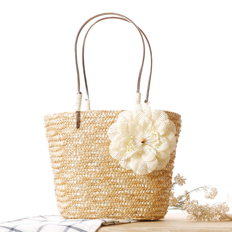 Elegant Bastveske med blomsterapplikasjon Skanto