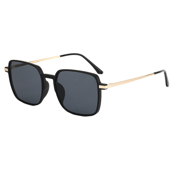 Dame moteriktig oversized solbrille med eksklusive metall-detaler Skanto