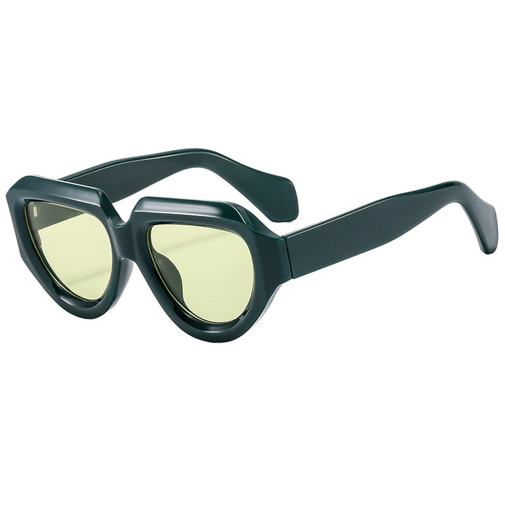 Dame cat-eye solbrille med moderne gjennomsiktig ramme og UV-beskyttelse Skanto