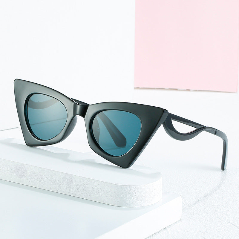 Dame Cat-Eye solbriller med elegante designelementer Skanto