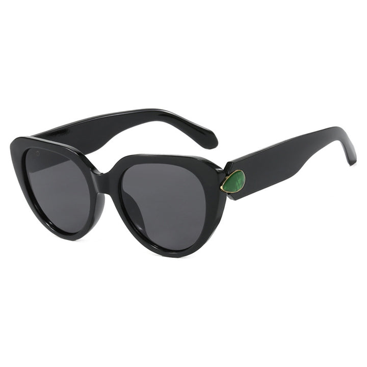 Women's Cat-Eye Sunglasses with Eye-Catching Design and Protective UV Filter Skanto