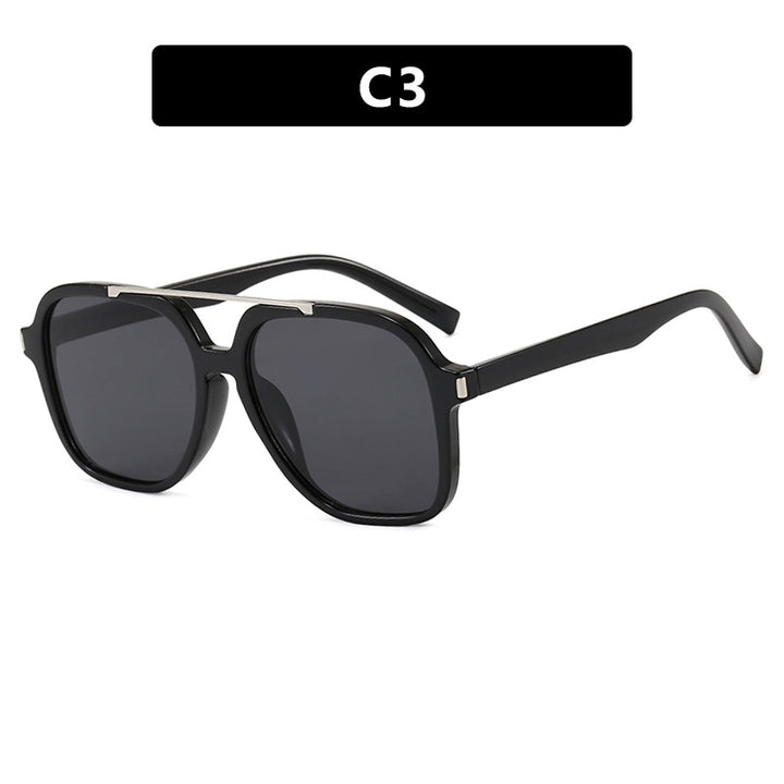 Dame kvadratisk solbrille med beskyttende UV-filter og elegant ramme Skanto
