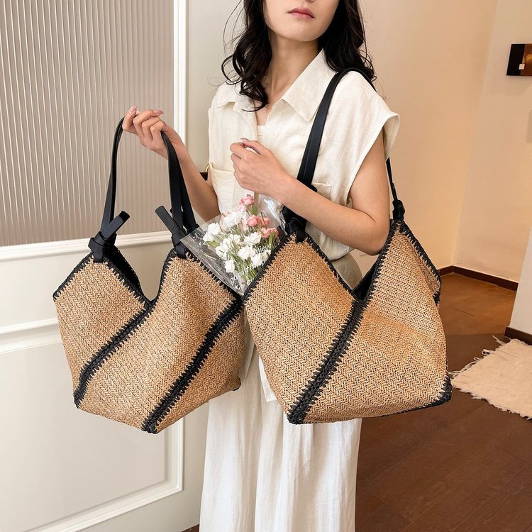 Trendete og Håndlagde Tote Bag i Naturlig Materiale Skanto