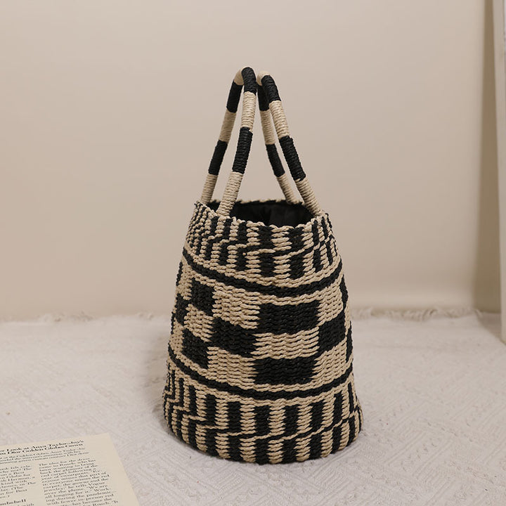 Handmade basket bag with modern geometric pattern Skanto