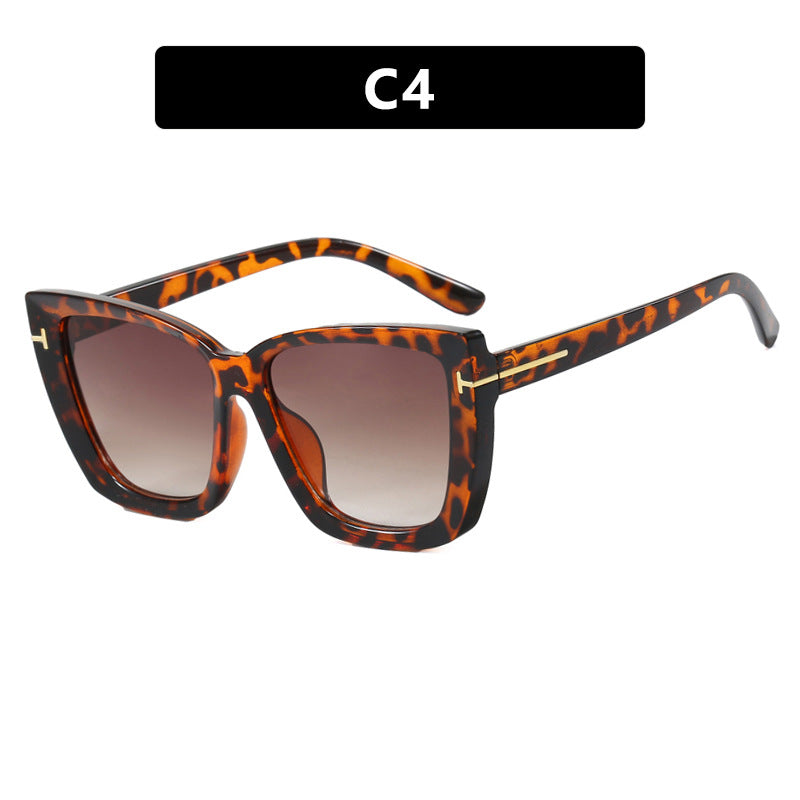 Women's large sunglasses in modern design with trendy tortoise pattern Skanto